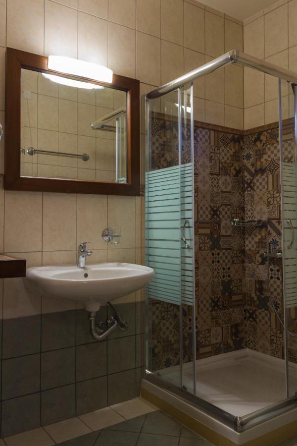 Akrolimnion Hotel 约阿尼纳 外观 照片